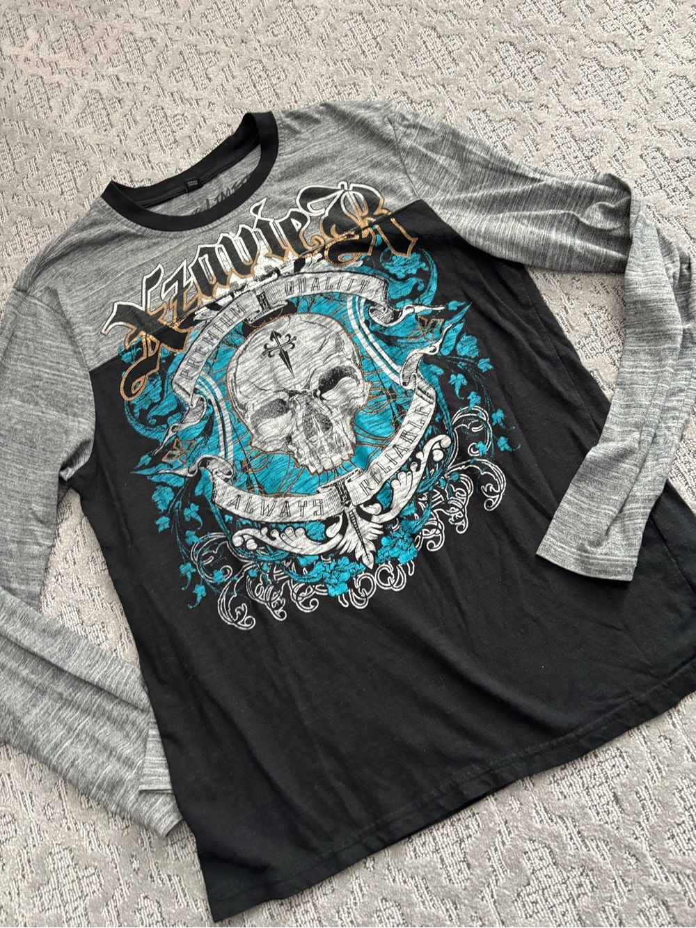 Graphic Skull Raglan Long-Sleeve Shirt - Black & Gray